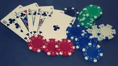 mmk47 အွန်လိုင်း ကတ်ဂိမ်းများ – Baccarat နှင့် Poker ဇယားများ